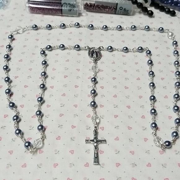 J & R Gems! Jewelry - SOLD Grey Pearl Rosary!